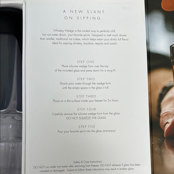 Crate & Barrel x Corkcicle Whiskey Wedge Glass new in box - Picture 6 of 6